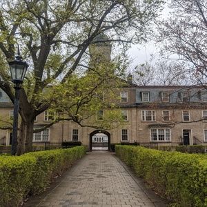 Meet your Posher, Thea